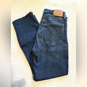 Citizens of Humanity ‘Isola’ jeans. Med-dark wash. Frayed hems.